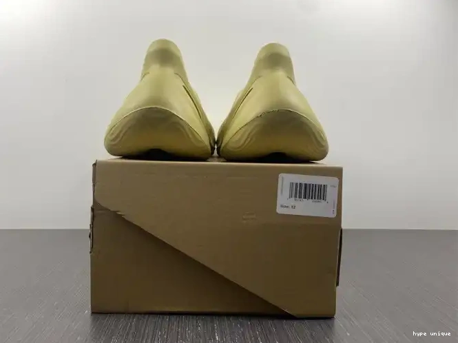 hype RNNR Sulfur GV6775 Foam Adidas Yeezy 0609